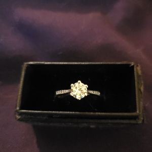 Solitare sterling silver and cz ring